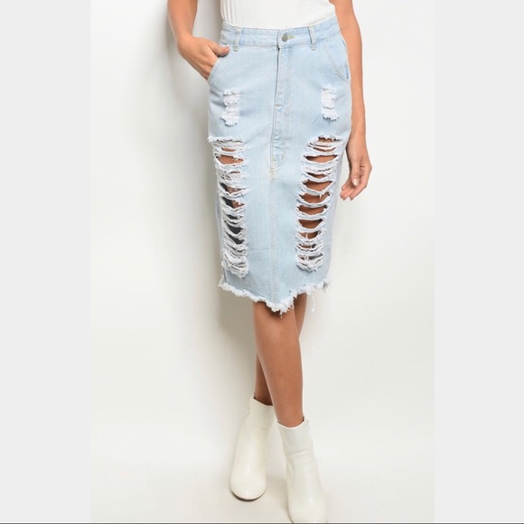 CLEARANCE High-Waist Distressed Denim Skirt - Picture 3 of 4